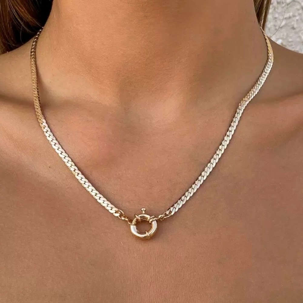 ✨✨Gold Buckle Toggle Clasp Chain Necklace✨✨
